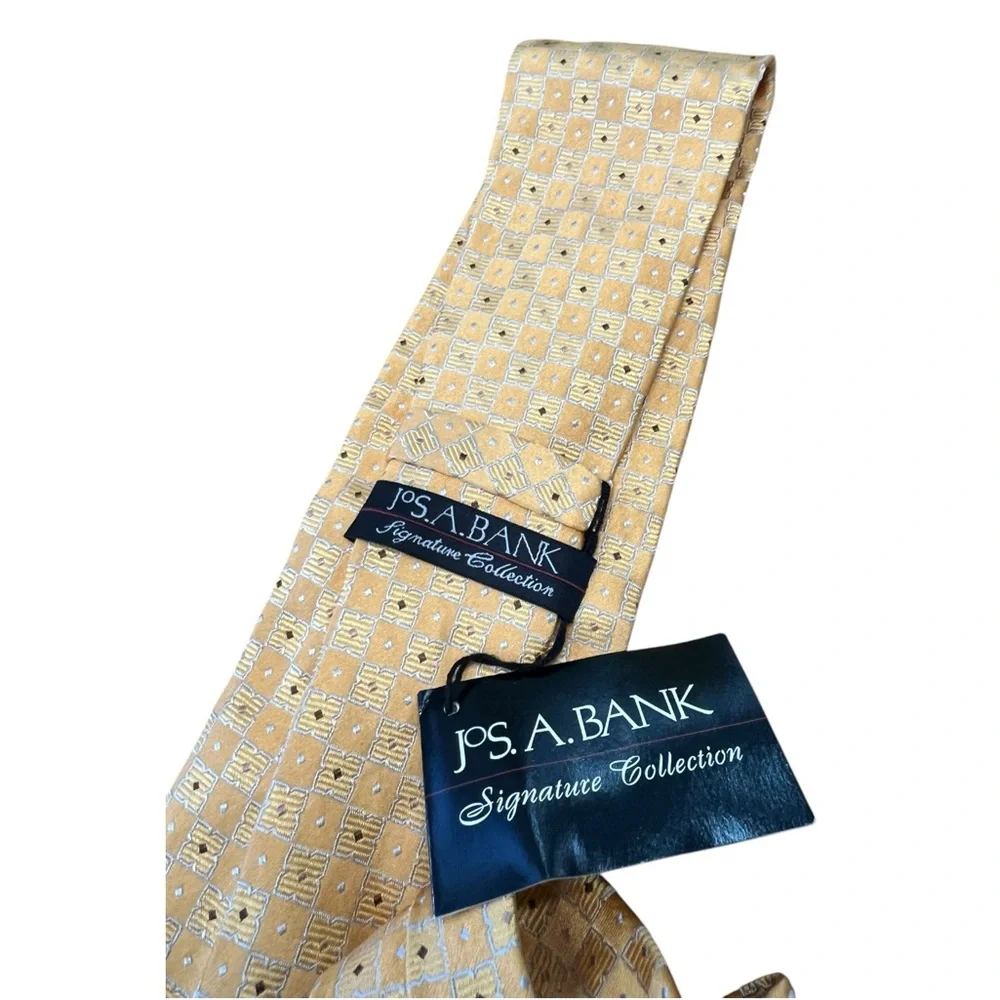 Jos. A. Bank Gold Orange White Hand Made 100% Silk Men’s Neck Tie Made In China